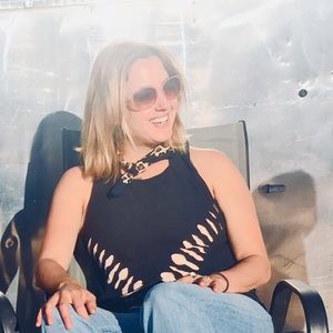 Meet your Posher, Chloe